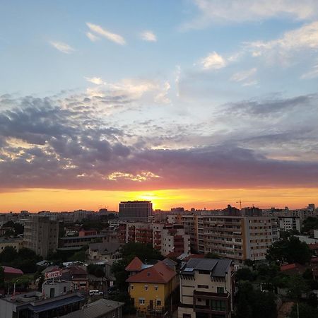 Lovely Apartment With City View Букурещ Екстериор снимка