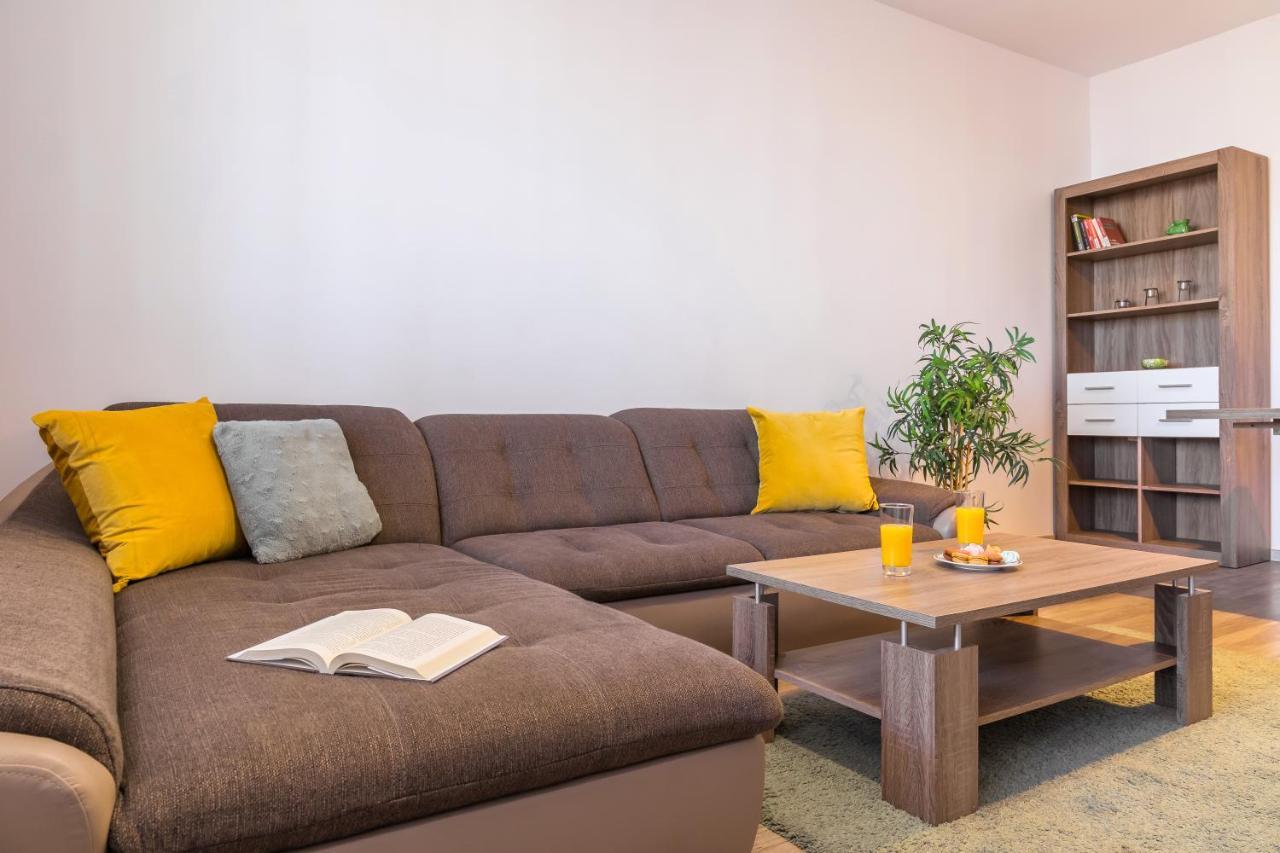Lovely Apartment With City View Букурещ Екстериор снимка