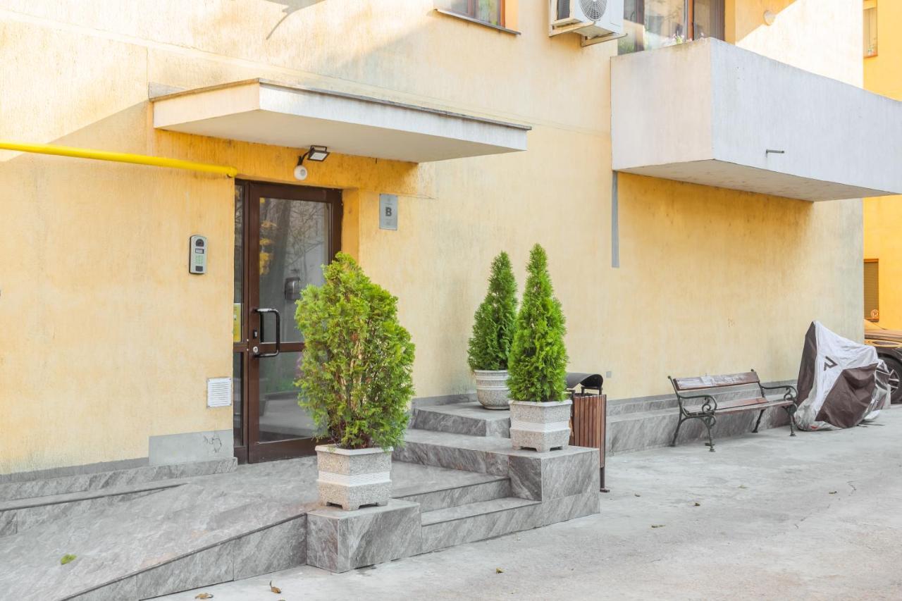 Lovely Apartment With City View Букурещ Екстериор снимка