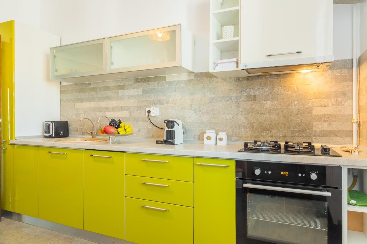 Lovely Apartment With City View Букурещ Екстериор снимка