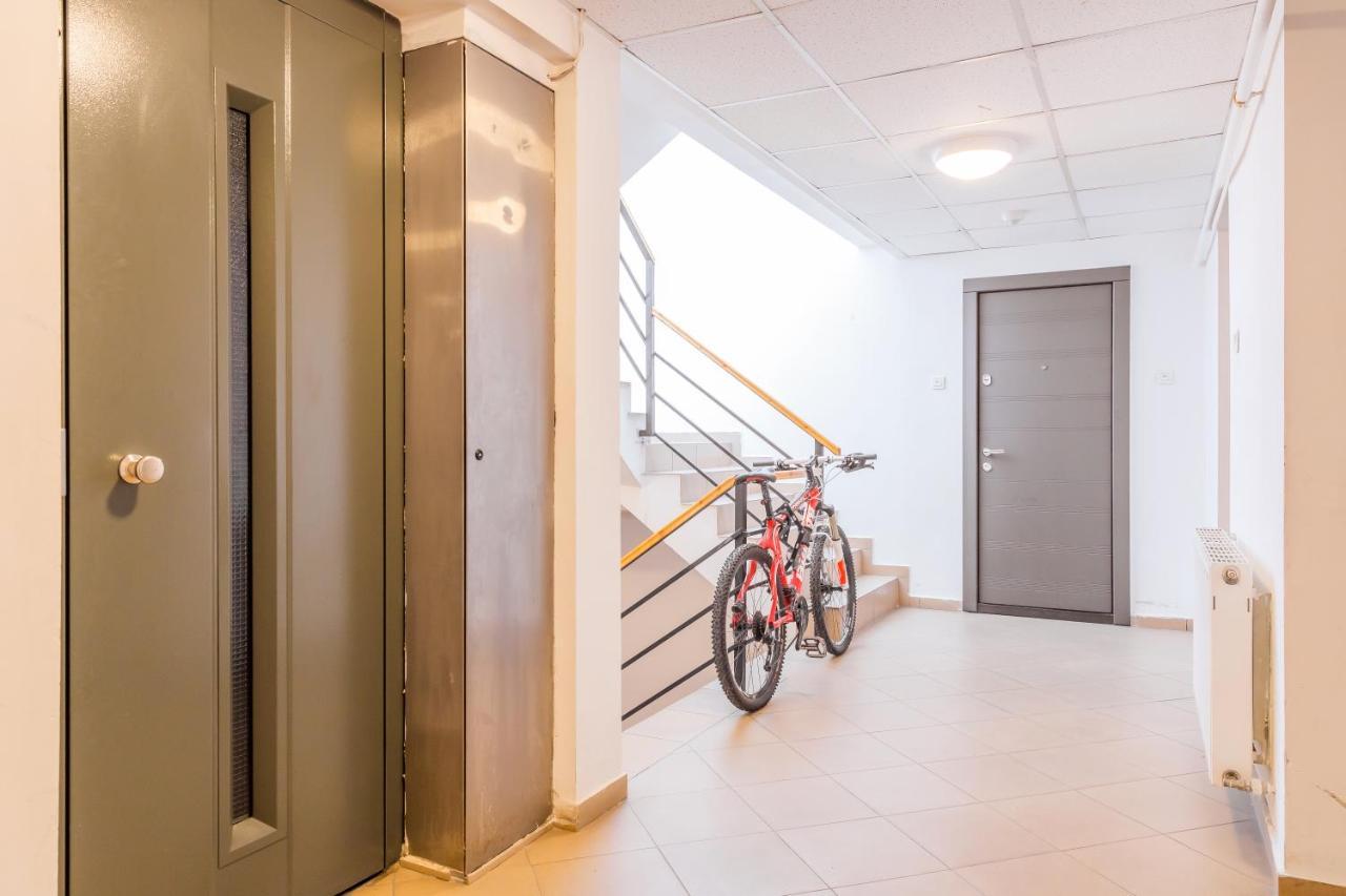 Lovely Apartment With City View Букурещ Екстериор снимка