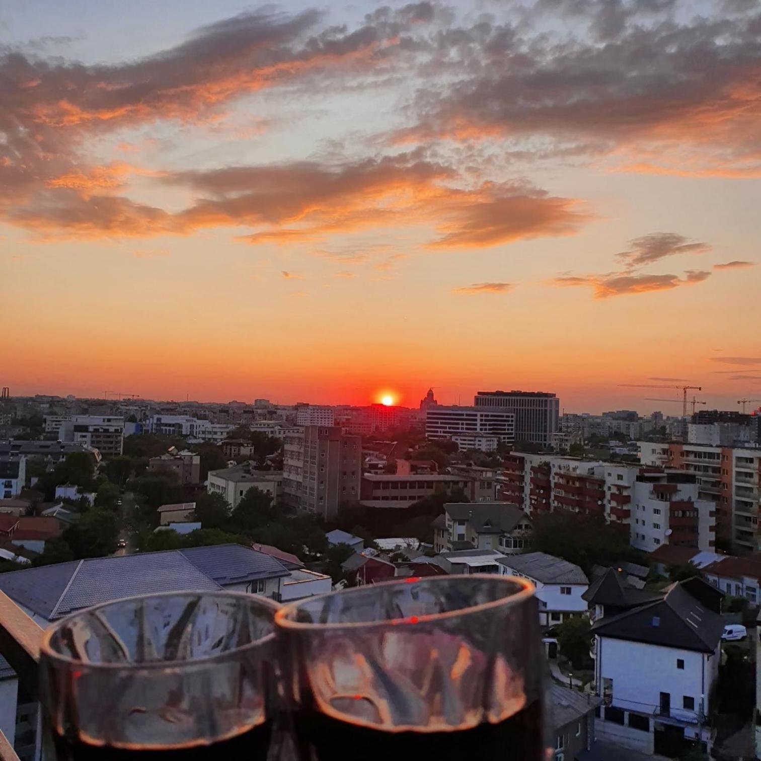 Lovely Apartment With City View Букурещ Екстериор снимка