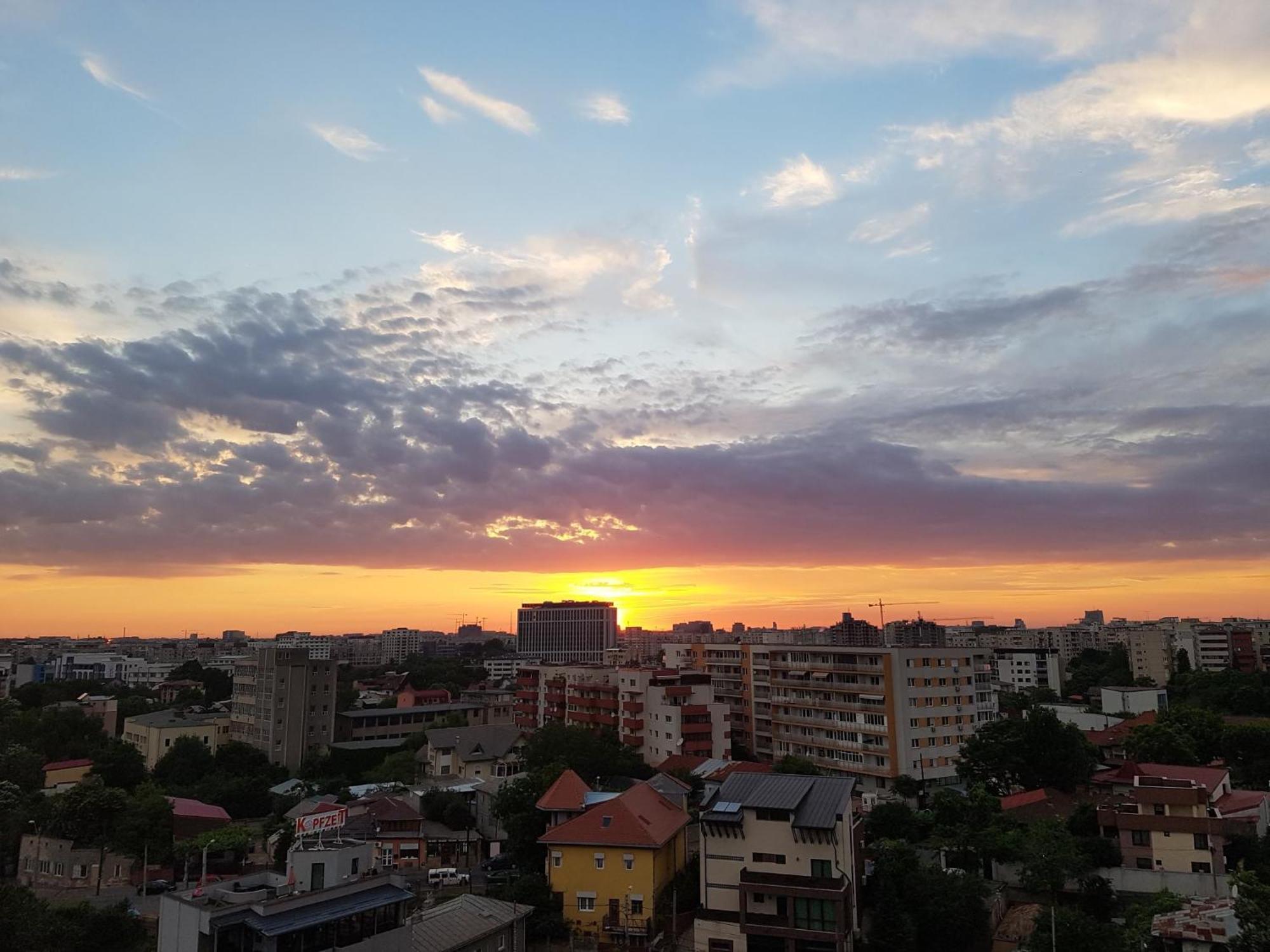 Lovely Apartment With City View Букурещ Екстериор снимка